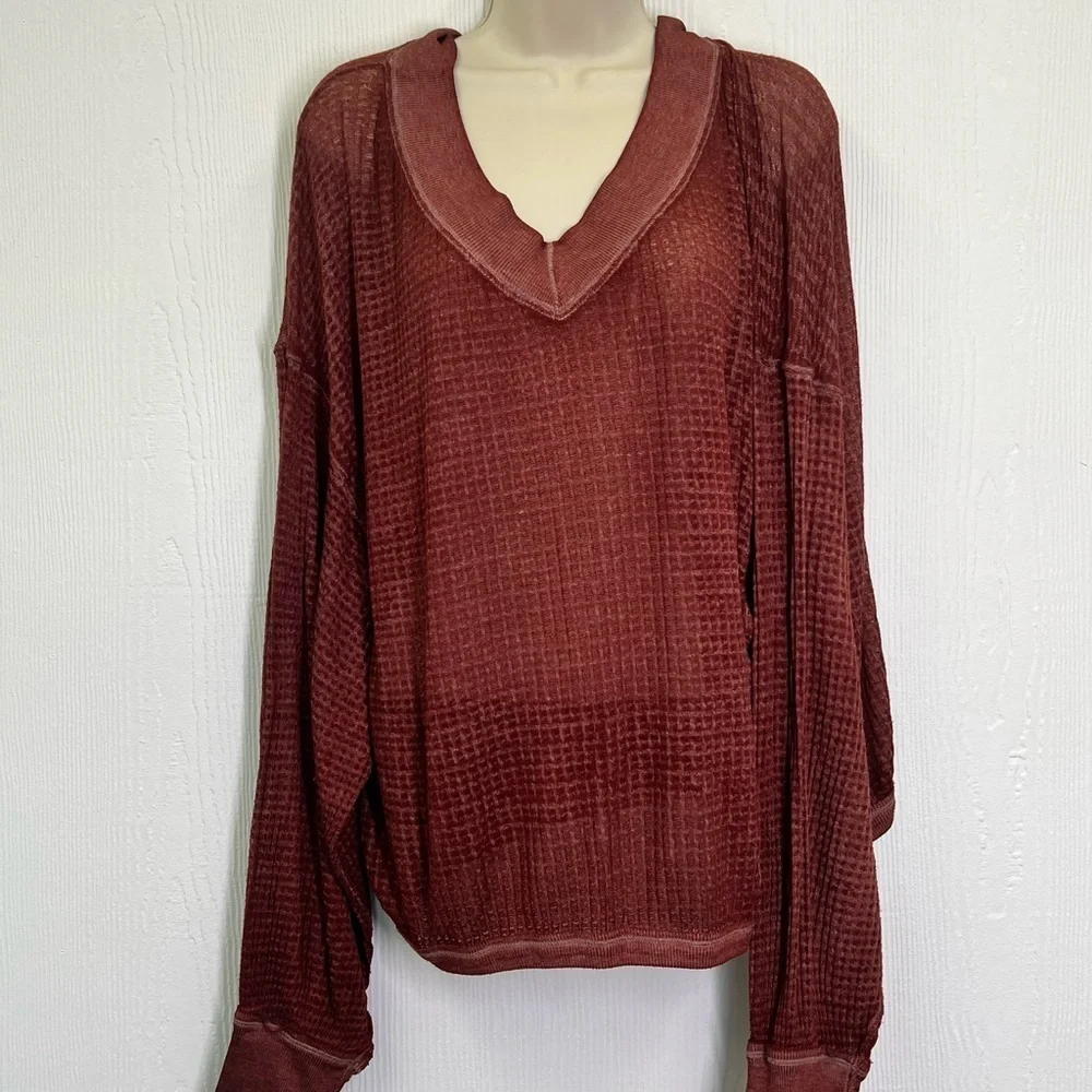 Free People - Double Dare South Side V Neck Lightweight Thermal Blouse Size Med